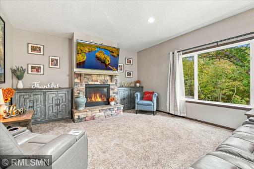 11078 255th Avenue NW, Zimmerman, MN 55398