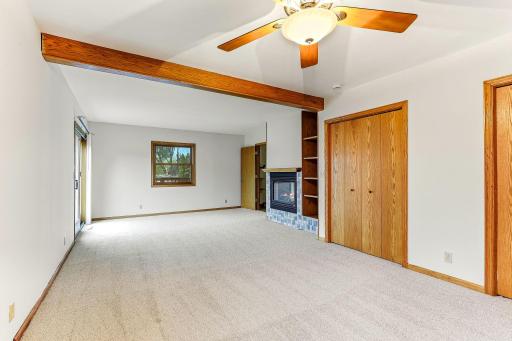 727 Riverside Drive N, Hudson, WI 54016