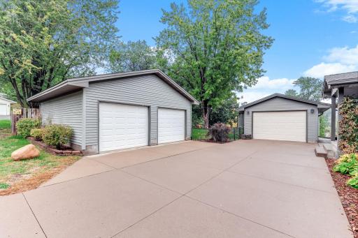 727 Riverside Drive N, Hudson, WI 54016