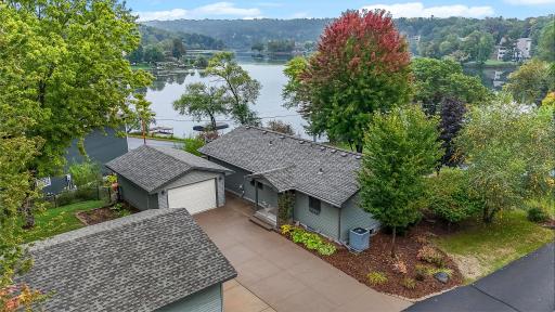 727 Riverside Drive N, Hudson, WI 54016