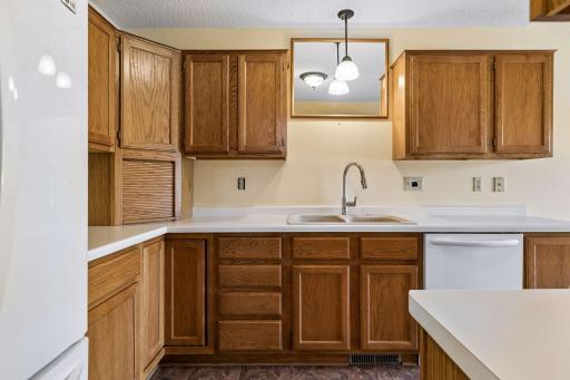 7886 72nd Street S, Cottage Grove, MN 55016