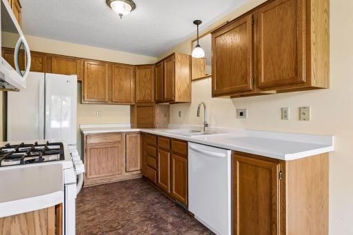 7886 72nd Street S, Cottage Grove, MN 55016