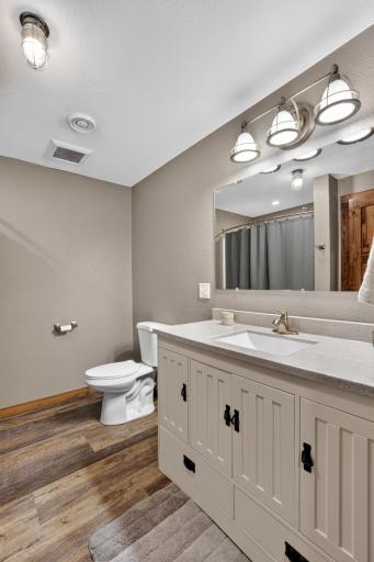 17 Richland Avenue, Saint Charles, MN 55972