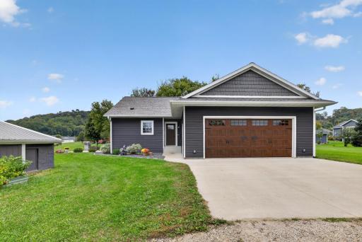 17 Richland Avenue, Saint Charles, MN 55972