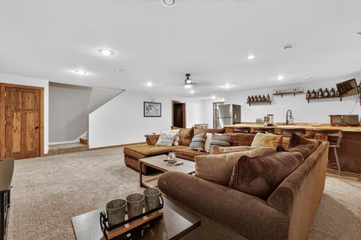 17 Richland Avenue, Saint Charles, MN 55972