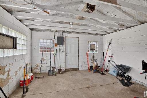 17 Richland Avenue, Saint Charles, MN 55972
