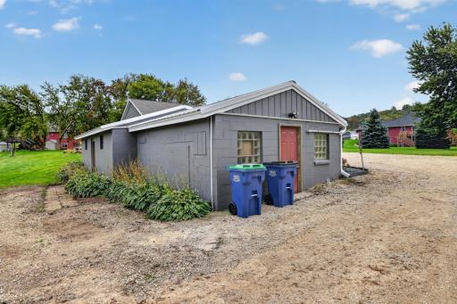 17 Richland Avenue, Saint Charles, MN 55972