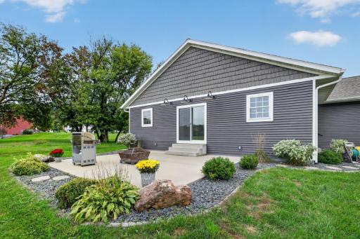 17 Richland Avenue, Saint Charles, MN 55972