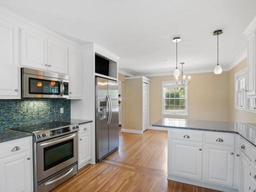 1776 Asbury Street, Saint Paul, MN 55113