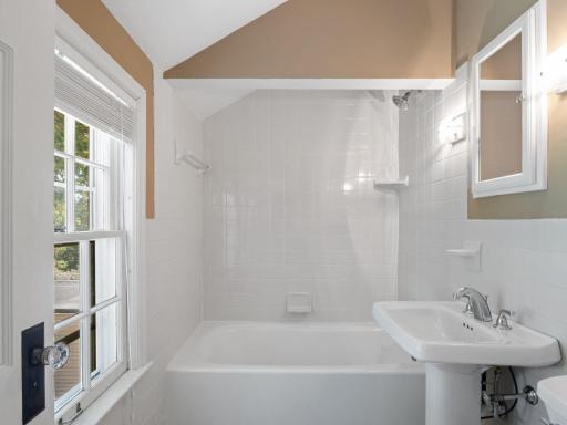1776 Asbury Street, Saint Paul, MN 55113