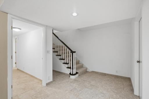 54-print-4890_Regents_Walk_Shorewood_MN_0270.jpg