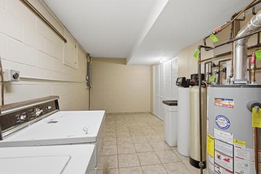 53-print-4890_Regents_Walk_Shorewood_MN_0265.jpg
