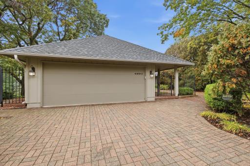 2-print-4890_Regents_Walk_Shorewood_MN_0425.jpg