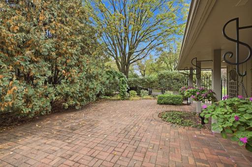 8-print-4890_Regents_Walk_Shorewood_MN_0385.jpg