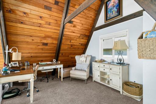5226 Pontoon Bay Road, Duluth, MN 55803