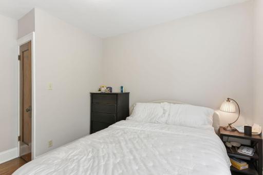 37-web-or-mls-5039-5037-Abbott-Ave-S-DUPLEX-37.jpg
