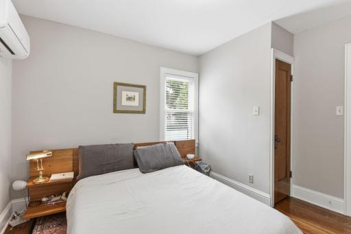 39-web-or-mls-5039-5037-Abbott-Ave-S-DUPLEX-39.jpg