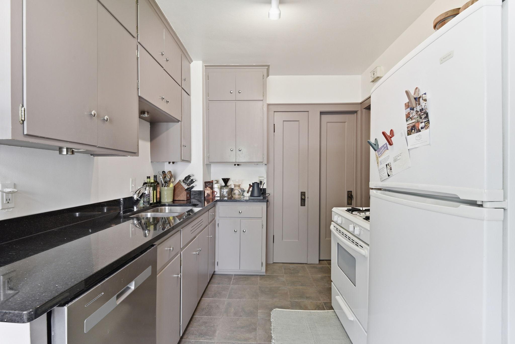 35-web-or-mls-5039-5037-Abbott-Ave-S-DUPLEX-35.jpg