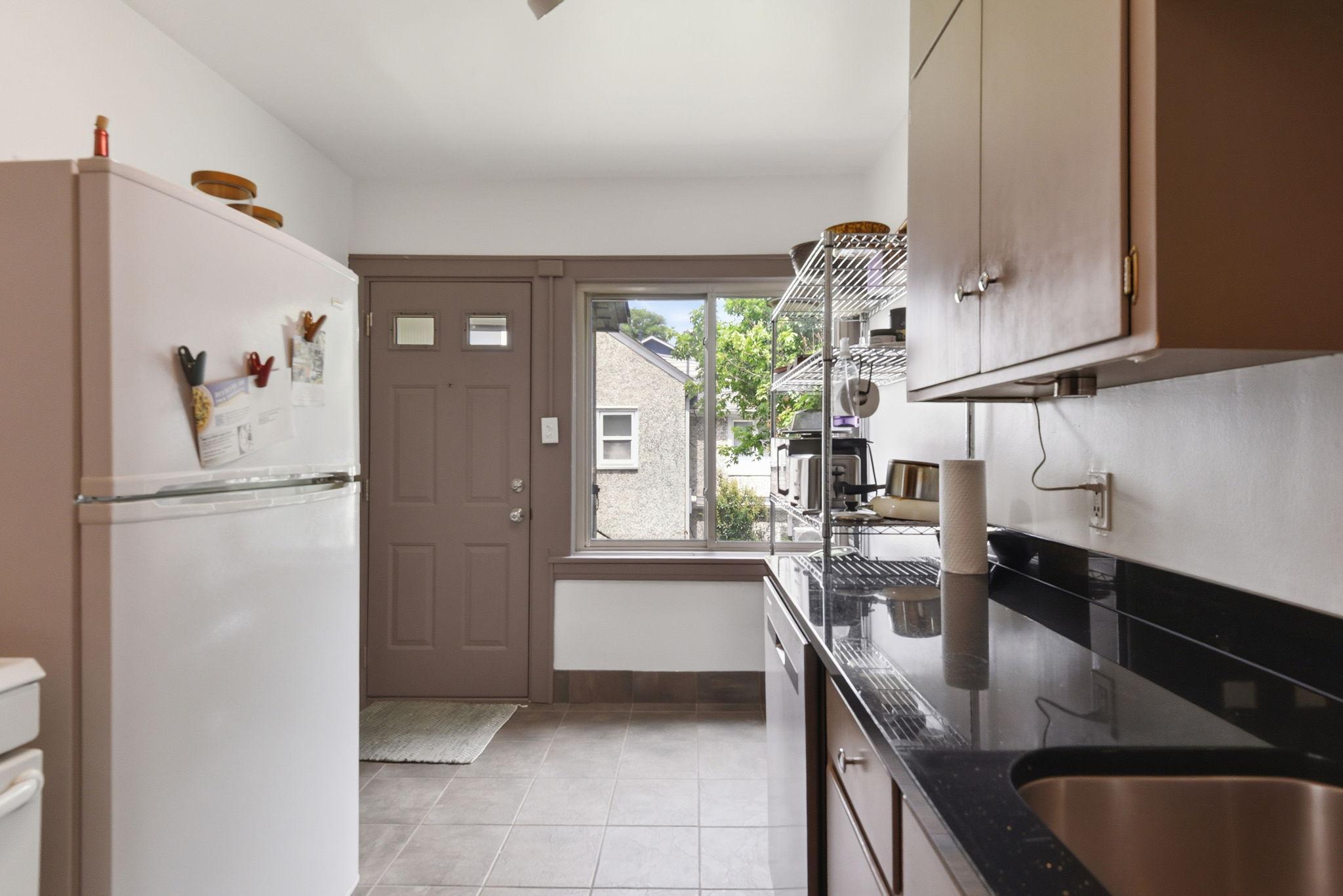 34-web-or-mls-5039-5037-Abbott-Ave-S-DUPLEX-34.jpg