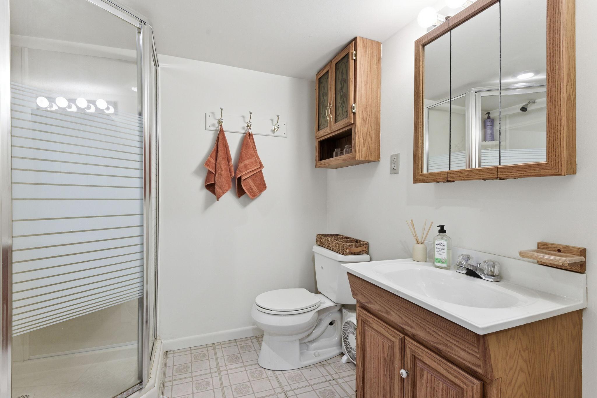 26-web-or-mls-5039-5037-Abbott-Ave-S-DUPLEX-26.jpg