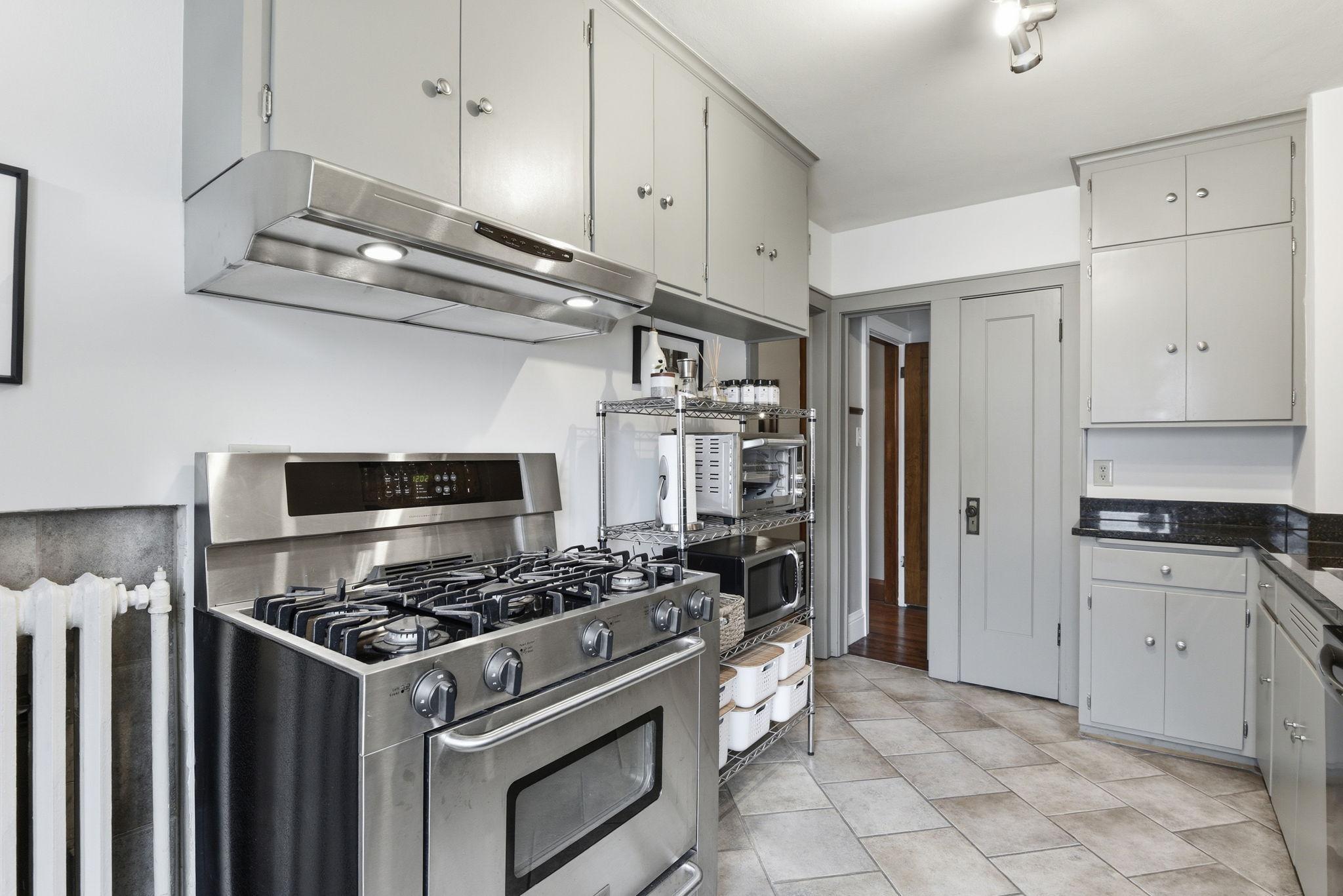 12-web-or-mls-5039-5037-Abbott-Ave-S-DUPLEX-12.jpg