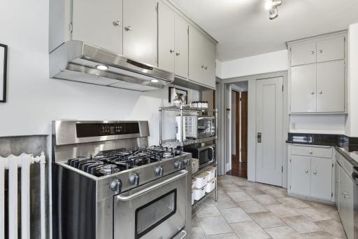 12-web-or-mls-5039-5037-Abbott-Ave-S-DUPLEX-12.jpg