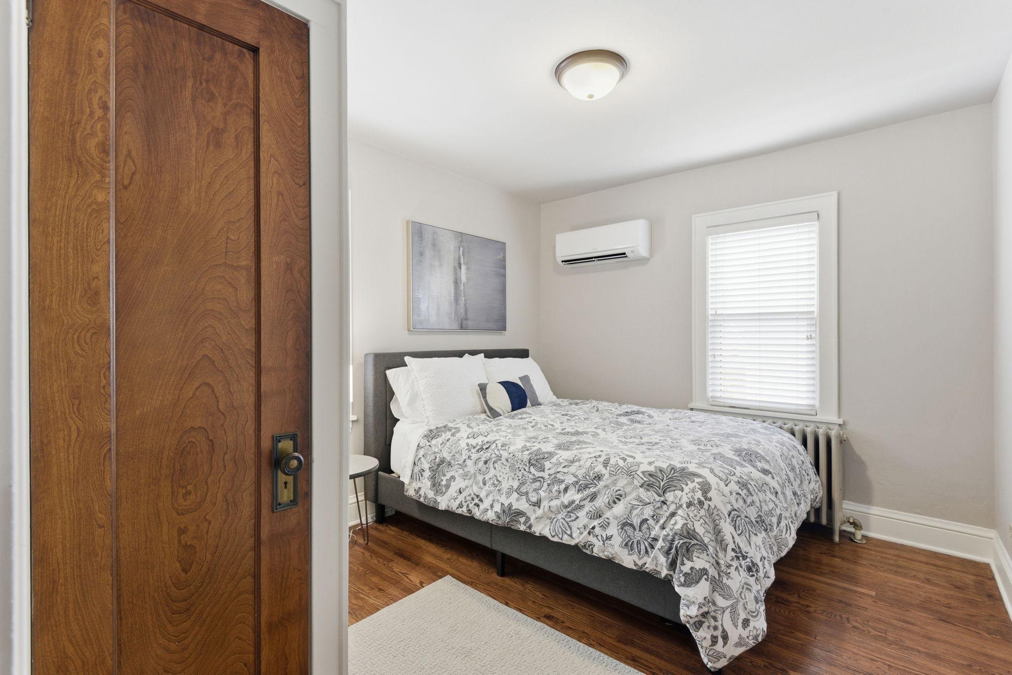 15-web-or-mls-5039-5037-Abbott-Ave-S-DUPLEX-15.jpg