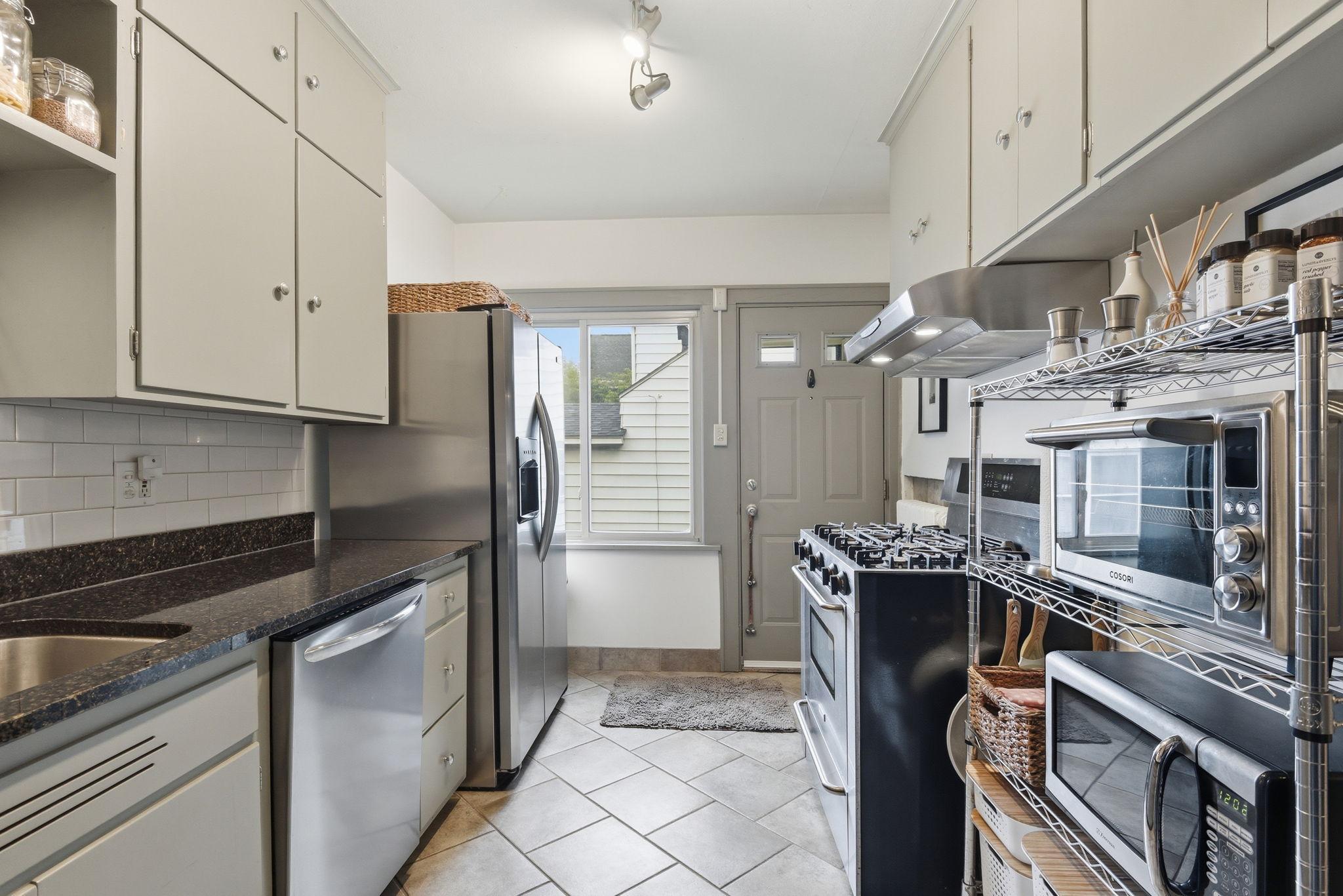 11-web-or-mls-5039-5037-Abbott-Ave-S-DUPLEX-11.jpg