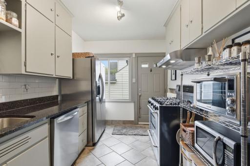 11-web-or-mls-5039-5037-Abbott-Ave-S-DUPLEX-11.jpg