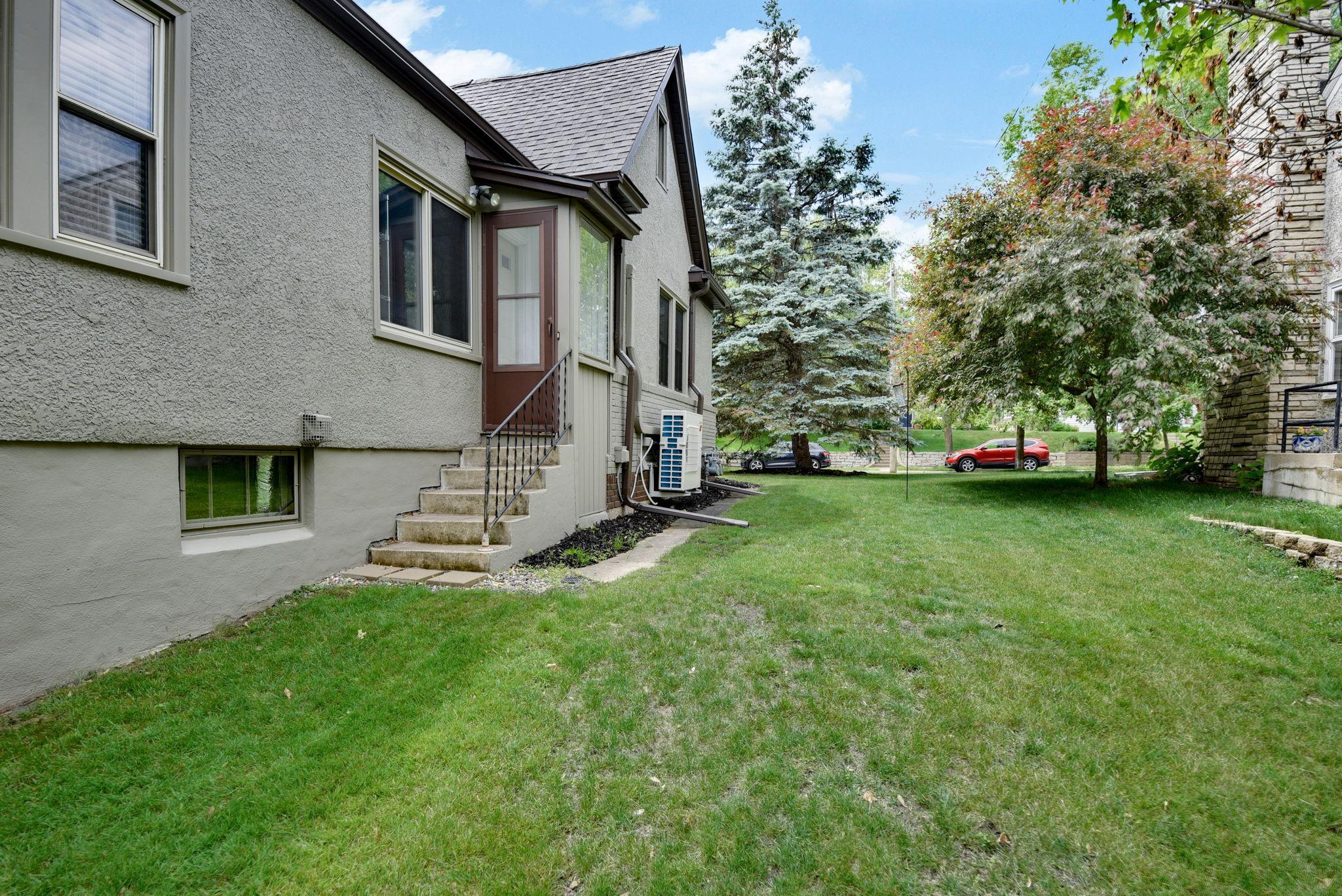52-web-or-mls-5039-5037-Abbott-Ave-S-DUPLEX-52.jpg