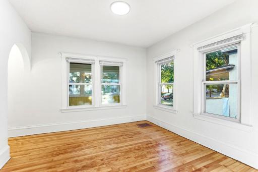 1040 24th Avenue SE, Minneapolis, MN 55414