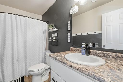 101 5th Street E, Horace, ND 58047