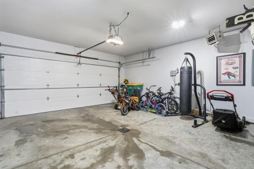 101 5th Street E, Horace, ND 58047