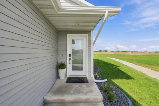 101 5th Street E, Horace, ND 58047