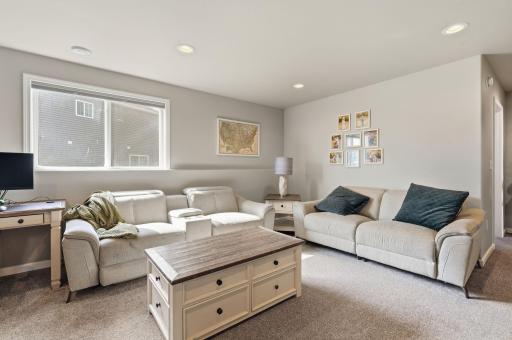 101 5th Street E, Horace, ND 58047