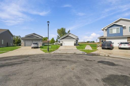 101 5th Street E, Horace, ND 58047