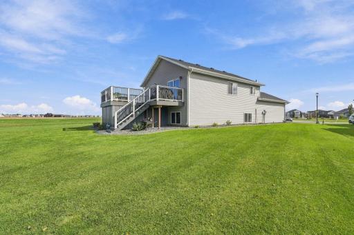 101 5th Street E, Horace, ND 58047