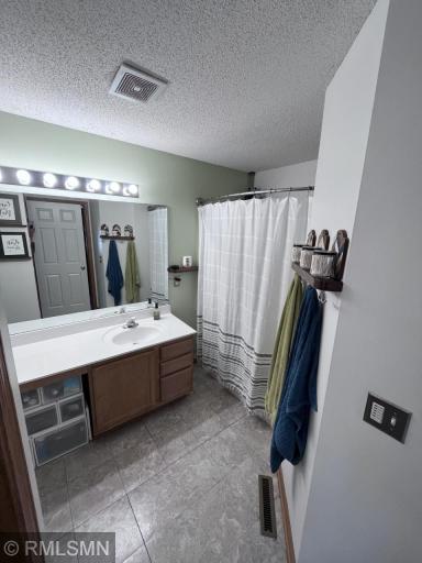 898 Providence Drive, Shakopee, MN 55379
