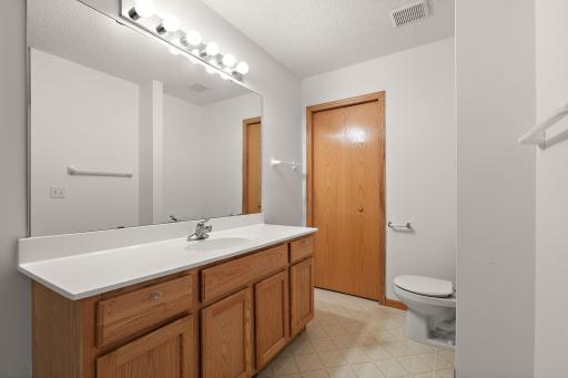 2264 River Rock Lane, Shakopee, MN 55379