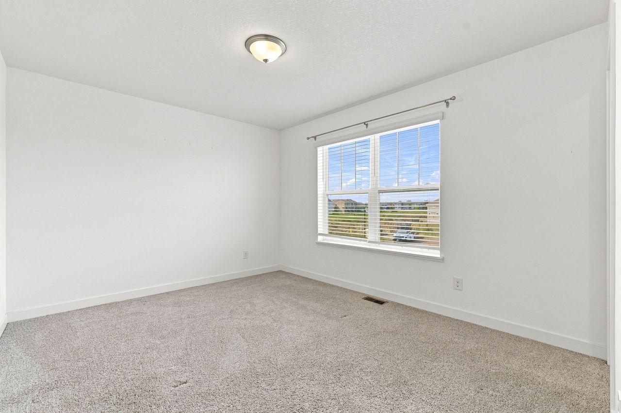 4 bedrooms on upper level