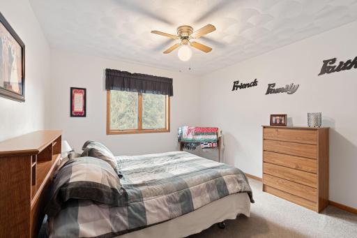 930 Ridgeview Place NE, Owatonna, MN 55060