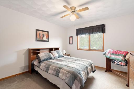 930 Ridgeview Place NE, Owatonna, MN 55060