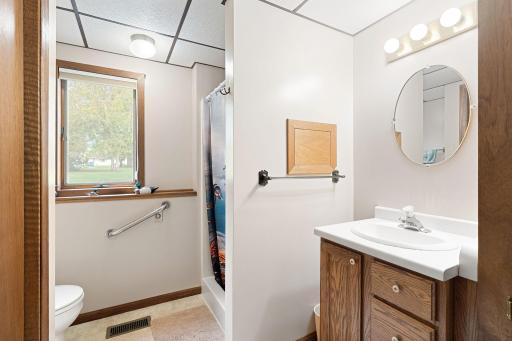 930 Ridgeview Place NE, Owatonna, MN 55060