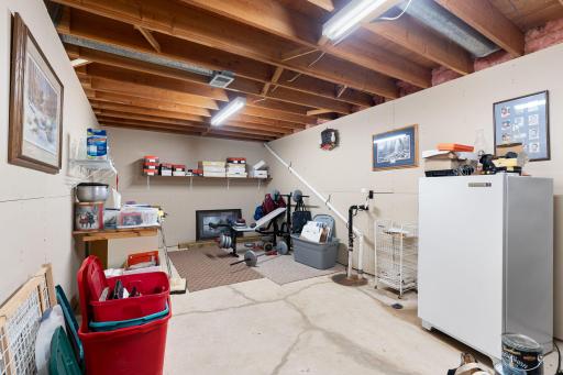 930 Ridgeview Place NE, Owatonna, MN 55060