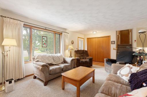 930 Ridgeview Place NE, Owatonna, MN 55060