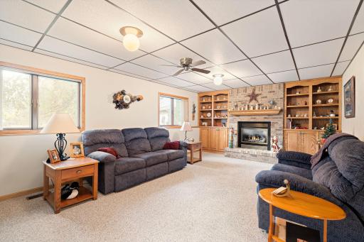 930 Ridgeview Place NE, Owatonna, MN 55060