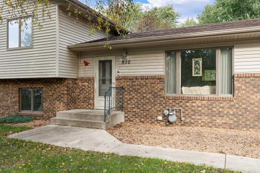 930 Ridgeview Place NE, Owatonna, MN 55060
