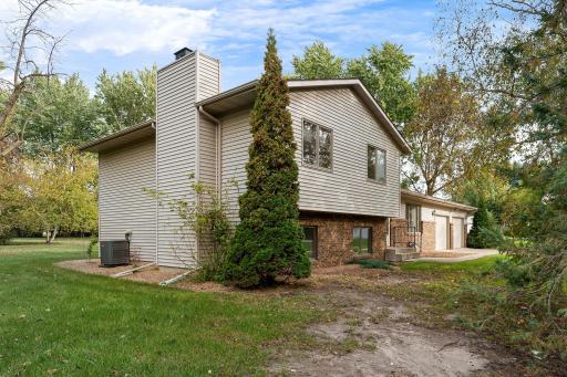 930 Ridgeview Place NE, Owatonna, MN 55060
