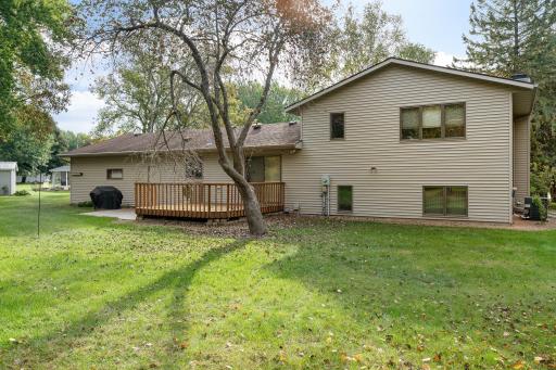 930 Ridgeview Place NE, Owatonna, MN 55060