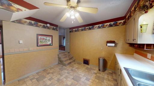 148 2nd Avenue SW, Alden, MN 56009